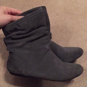 Barely used slouchy grey boot